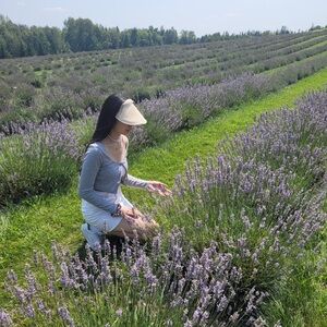 Meet your Posher, Julia